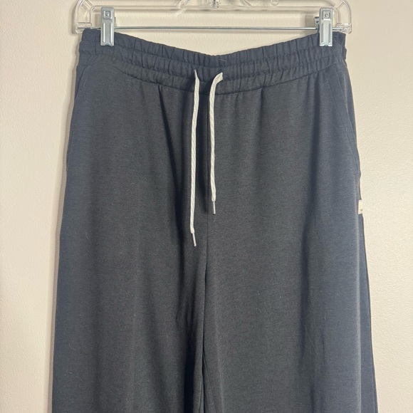 Vuori Halo Essential Wide Leg Pant Black Medium M - Picture 3 of 8